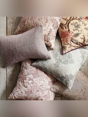 NWT (1) Pottery Barn Faye Textured Linen
16" x 26" Decor Pillow Cover Heather